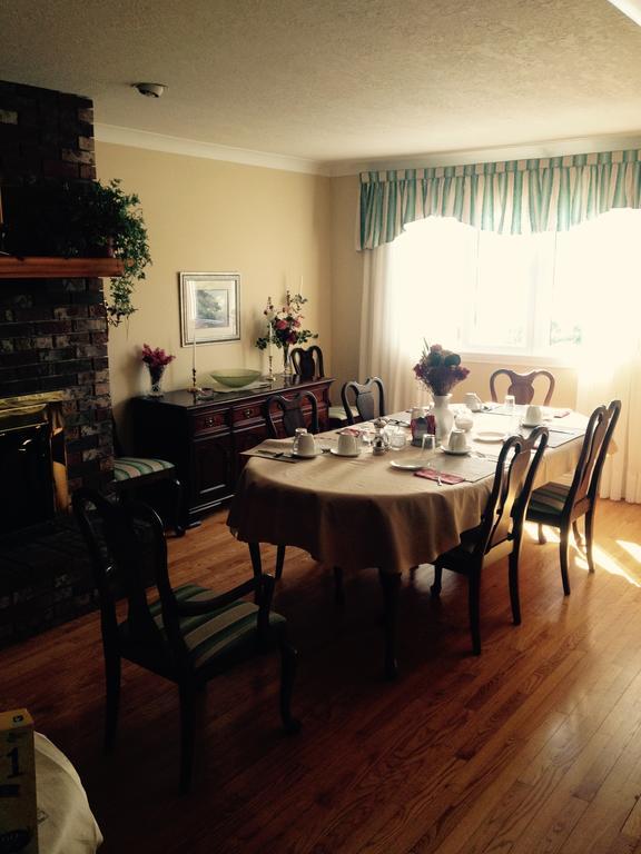 Mackenzie House B&B by Elevate Rooms Port Hawkesbury Esterno foto