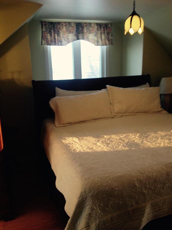 Mackenzie House B&B by Elevate Rooms Port Hawkesbury Esterno foto