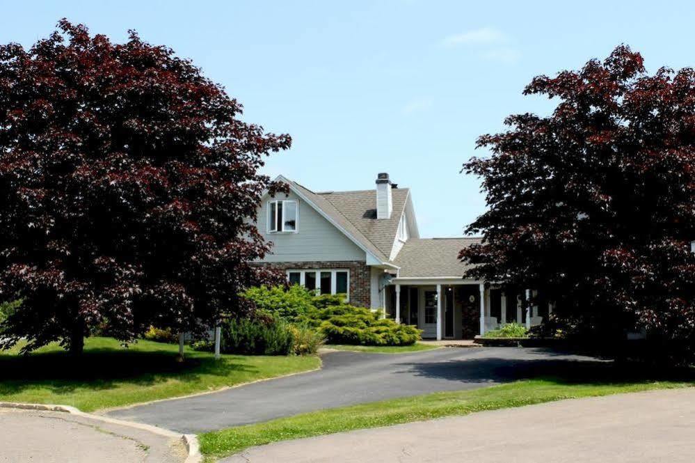 Mackenzie House B&B by Elevate Rooms Port Hawkesbury Esterno foto