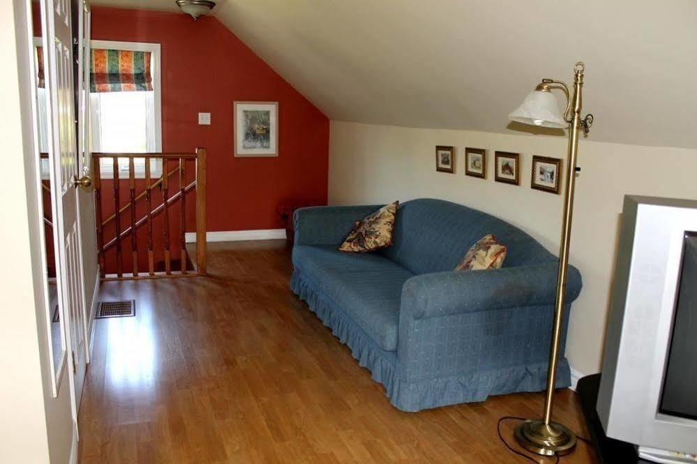 Mackenzie House B&B by Elevate Rooms Port Hawkesbury Esterno foto