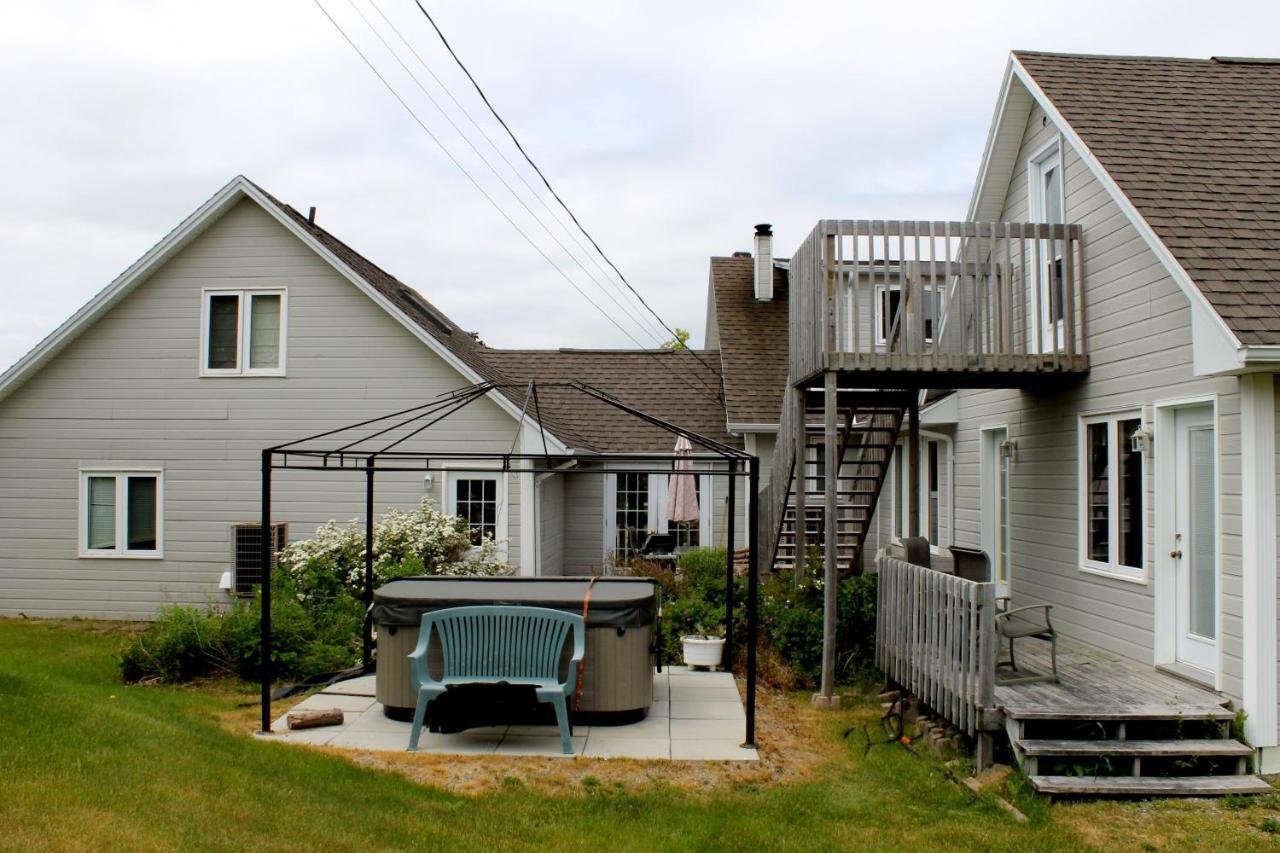 Mackenzie House B&B by Elevate Rooms Port Hawkesbury Esterno foto